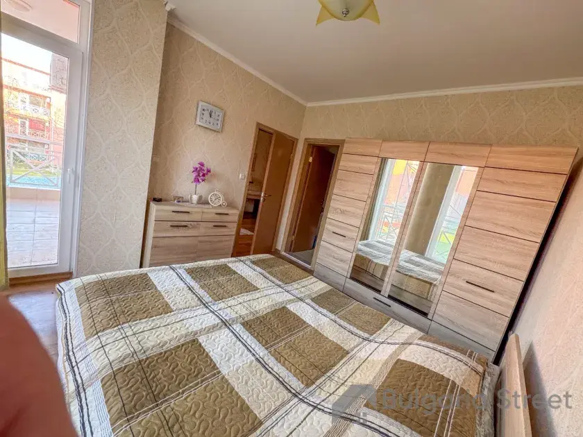 меблированная спальня