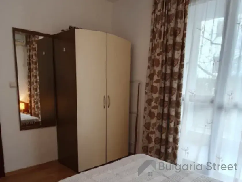 меблированная спальня