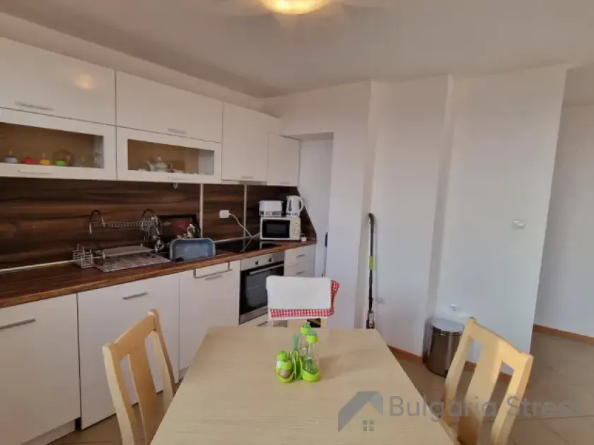 Gardenia Hills | Трёхкомнатная квартира: гостиная , кухня