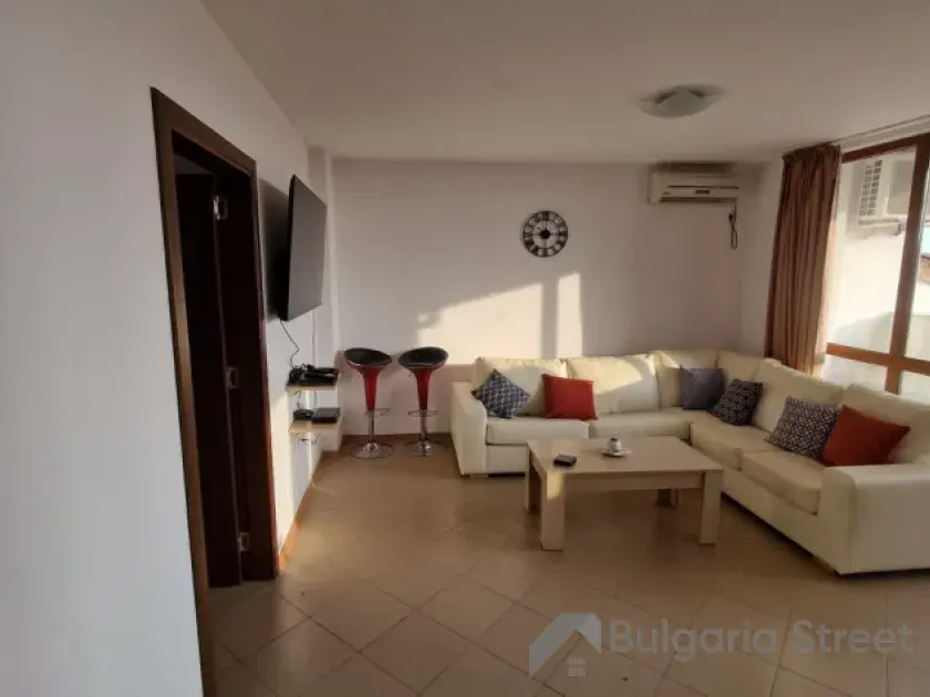 Gardenia Hills | Трёхкомнатная квартира: гостиная , кухня