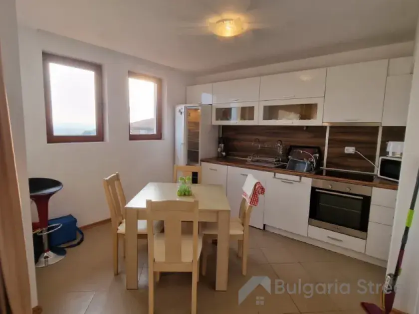 Gardenia Hills | Трёхкомнатная квартира: гостиная , кухня