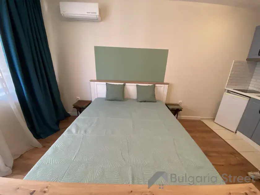 двухспальная кровать