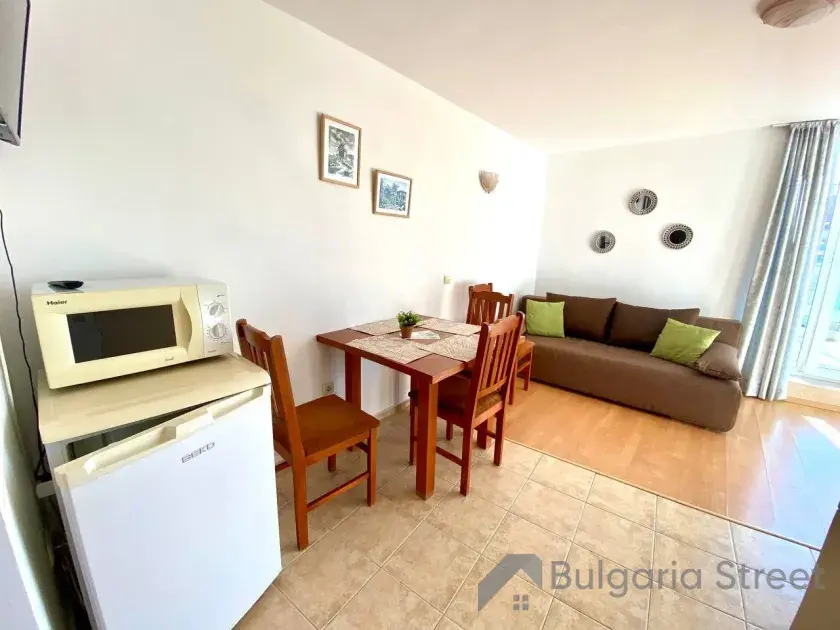 Julia Family Apartment | Двухкомнатная квартира: гостинная, кухня