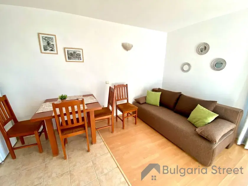 Julia Family Apartment | Двухкомнатная квартира: гостинная, кухня
