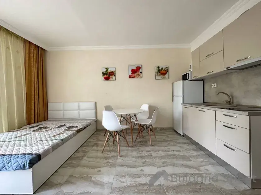 кухонная мебель и кровать