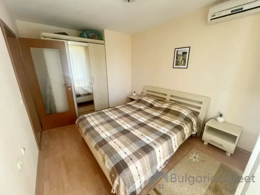 двухспальная кровать