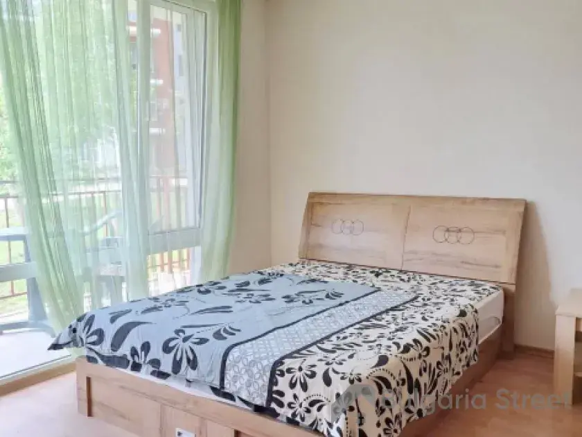 двухспальная кровать