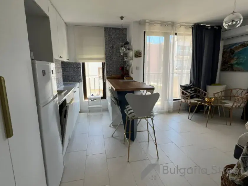 Villa Briz | Двухкомнатная квартира с ремонтом: гостиная, кухня