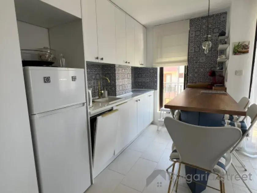 Villa Briz | Двухкомнатная квартира с ремонтом: гостиная, кухня