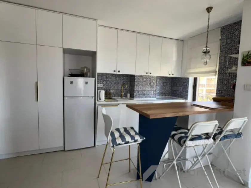 Villa Briz | Двухкомнатная квартира с ремонтом: гостиная, кухня