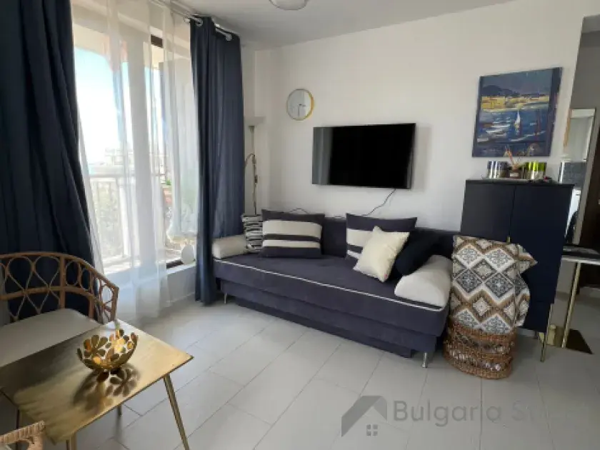 Villa Briz | Двухкомнатная квартира с ремонтом: гостиная, кухня