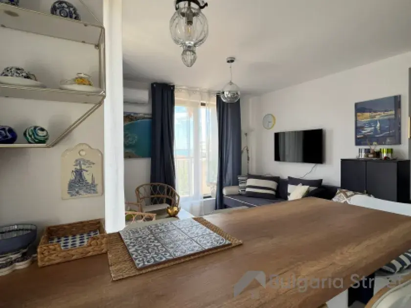 Villa Briz | Двухкомнатная квартира с ремонтом: гостиная, кухня