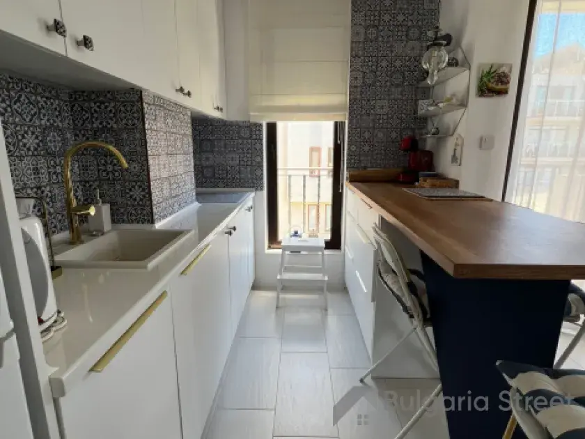 Villa Briz | Двухкомнатная квартира с ремонтом: гостиная, кухня