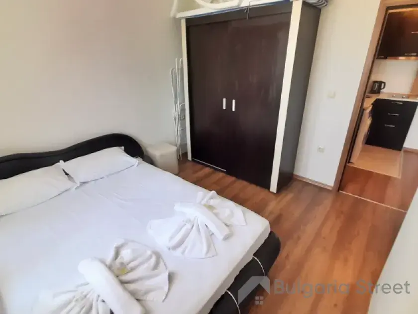 двухспальная кровать