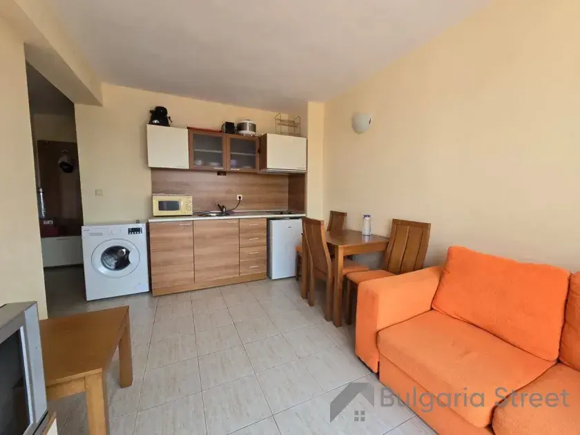 Polo Resort | Двухкомнатная квартира: гостиная, кухня