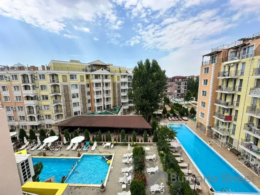 вид на территорию комлекса