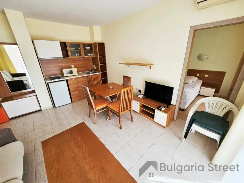 Pollo Resort | Трёхкомнатная квартира : гостиная, кухня