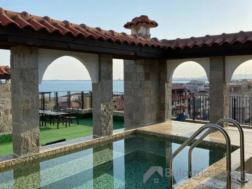 Marina Park | Жилой комплекс с оборудованной крышой с бассейном и джакузи