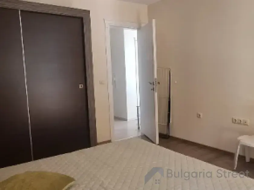 кровать во второй спальне