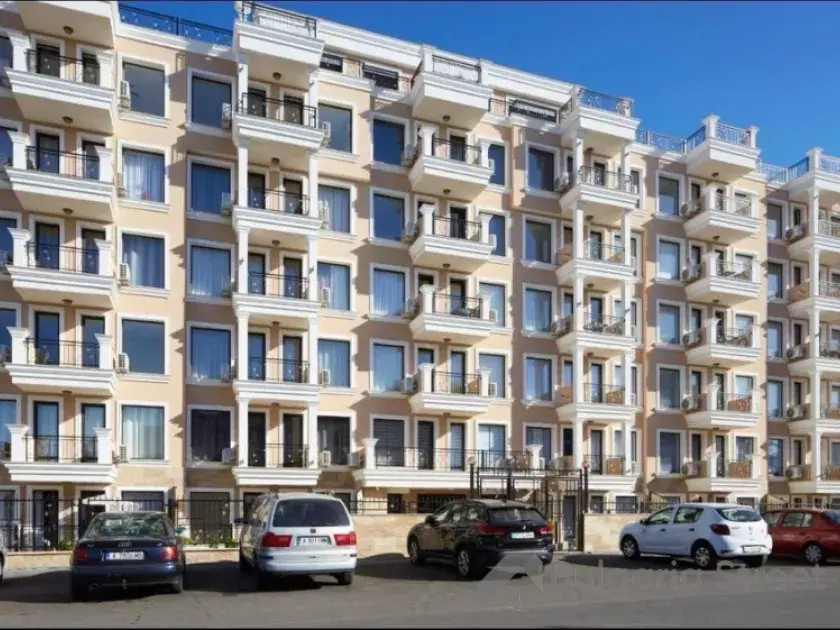 фасад здания Империум