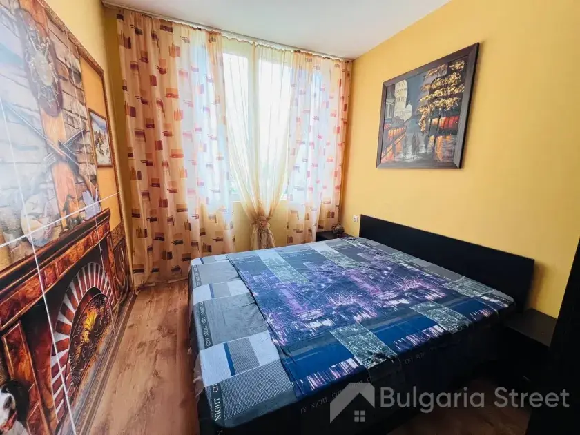 двухспальная кровать