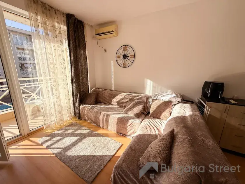 Мебель и интерьер