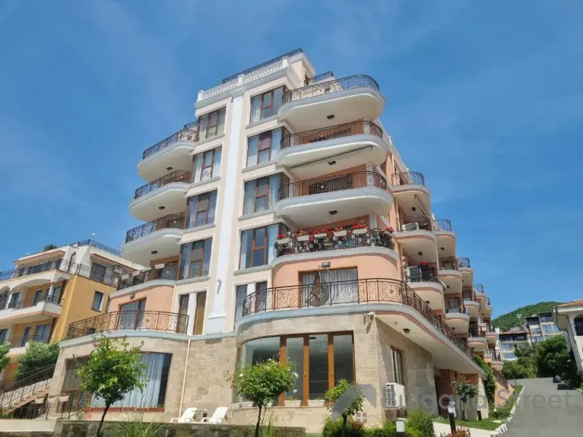 Fenix Apartcomplex | Двухкомнатная квартира с современным ремонтом в Святом Власе
