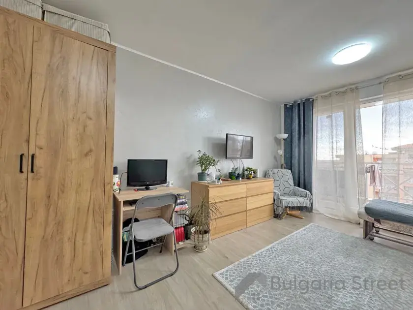 Меблировка и интерьер