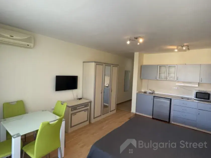 Riviera Fort Beach | Студия у моря 41 м² на 3‑м этаже с видом на бассейн