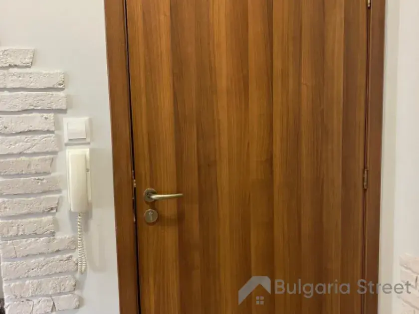 двойные входные двери в коридор