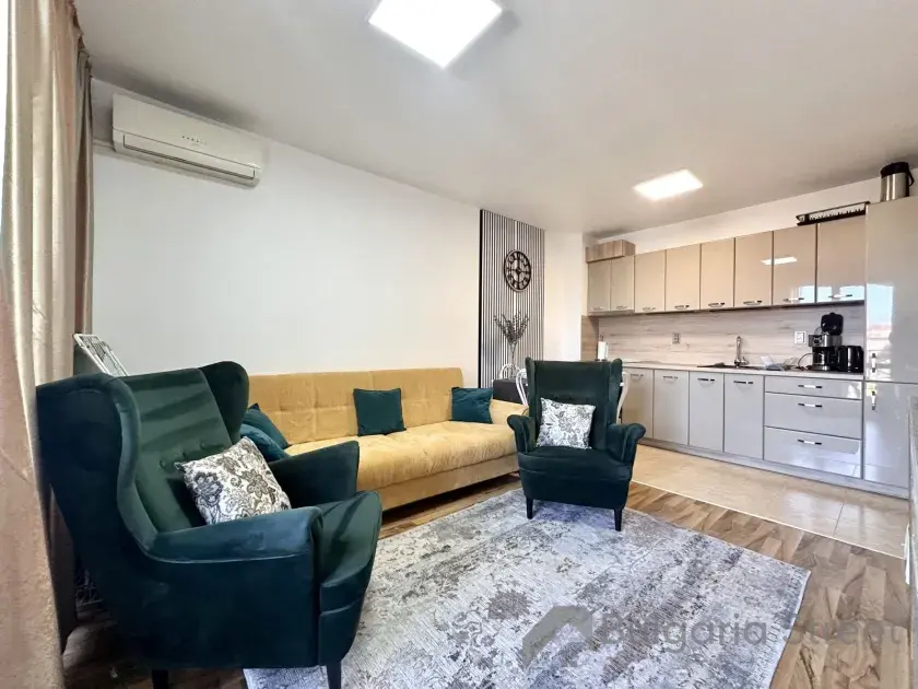 Elitonia Gardens 1 | Двухкомнатная квартира у моря в уютном комплексе Равды