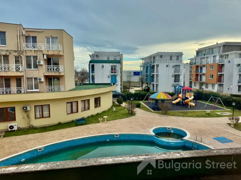 вид на комплекс