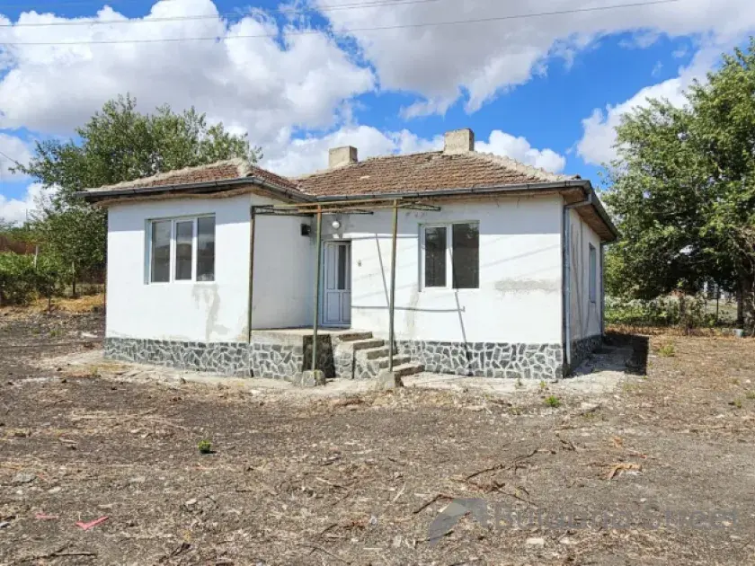 Дом в селе Дюоево, Бургасская область — 70 м² с участком 633 м²
