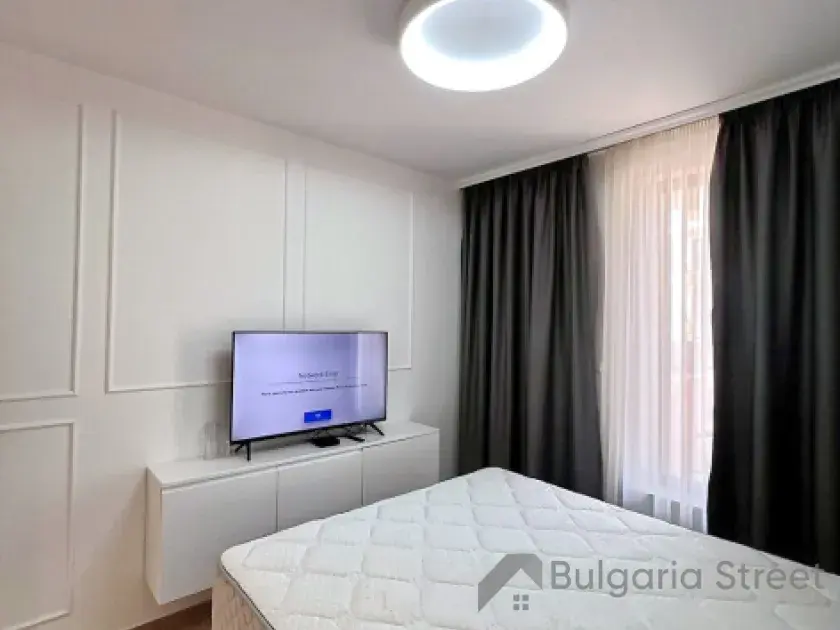 двухспальная кровать