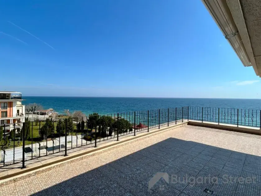 Prestige Fort Beach терраса с видом на море