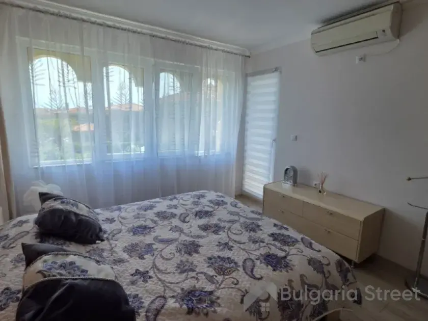 кровать