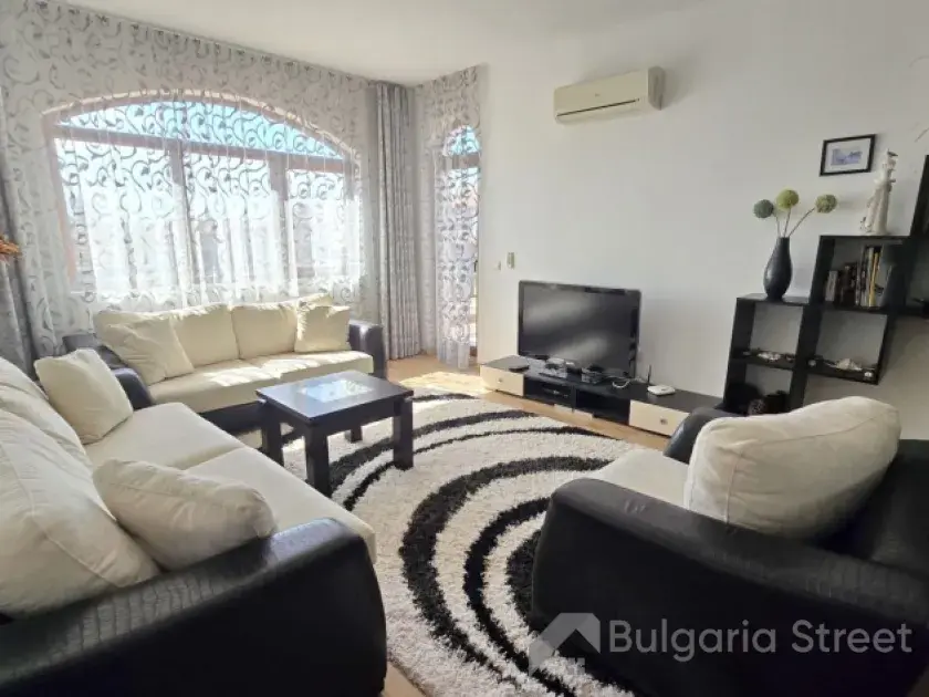 диван и кресло