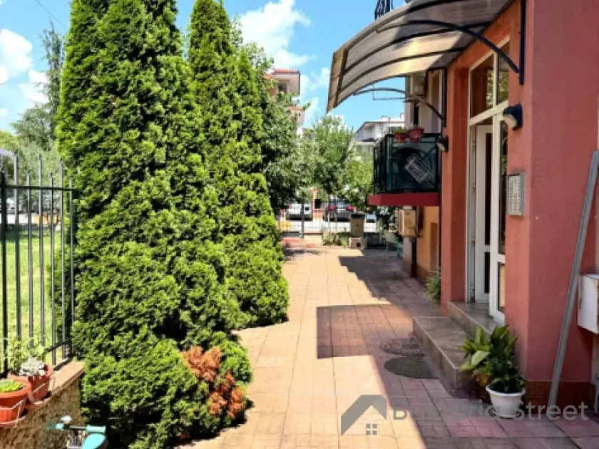 придомовая территория