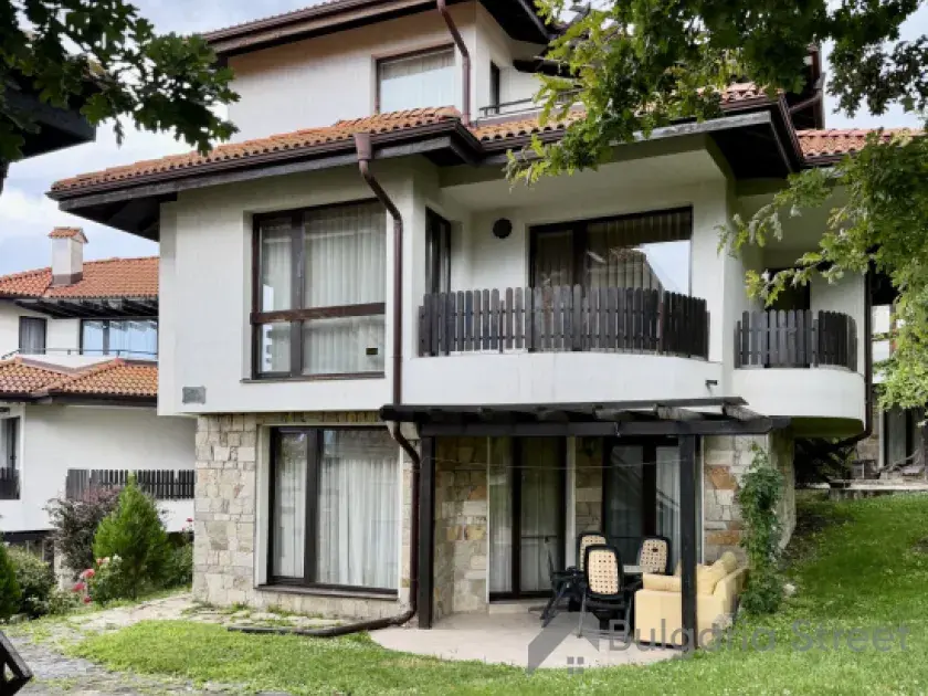 вид на комплекс