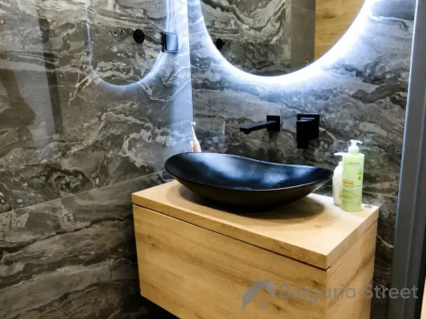 зеркало в ванной комнате