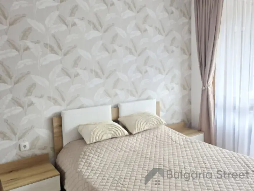 двухспальная кровать