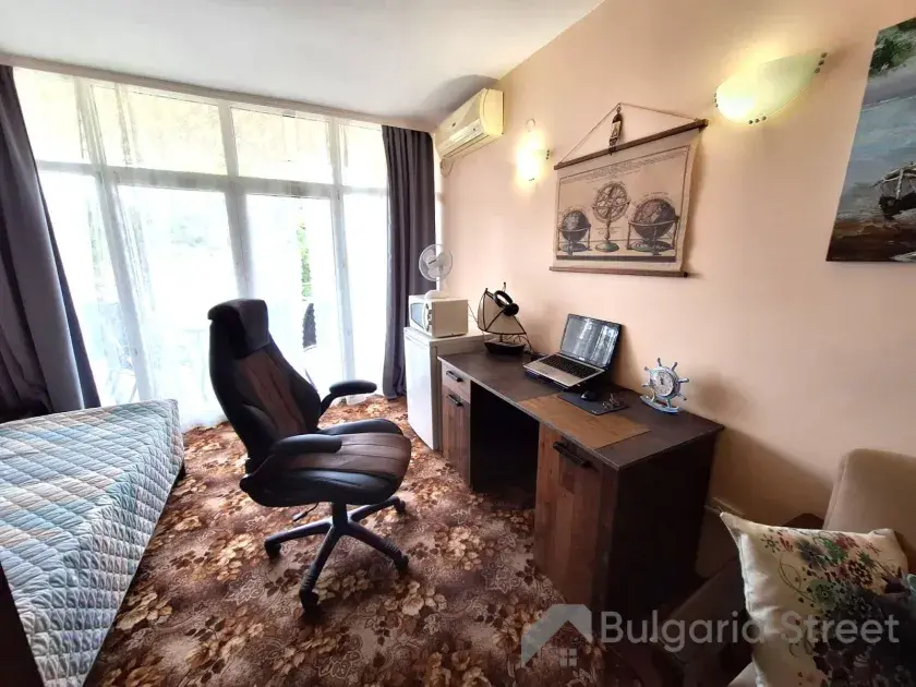 стол и стул